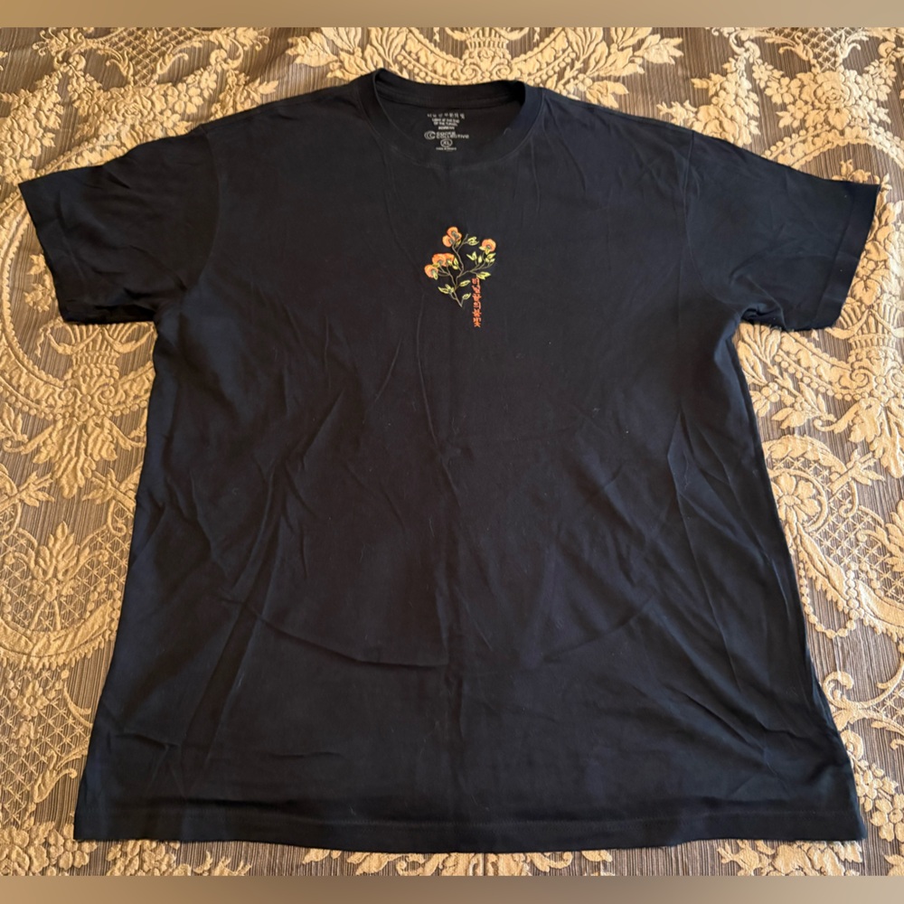 Men's Cooke Collective Embroidered Light Bouquet T Size XL Great Condition!